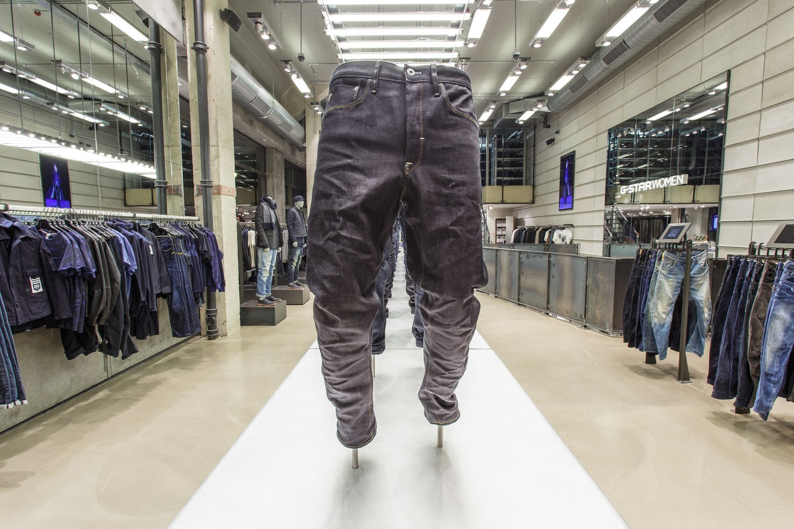 GSTAR RAW Photo 6